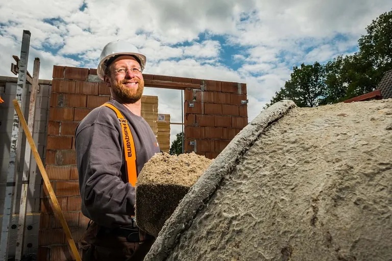 Bouwopruimer Eindhoven aan het werk bij Versado in Eindhoven