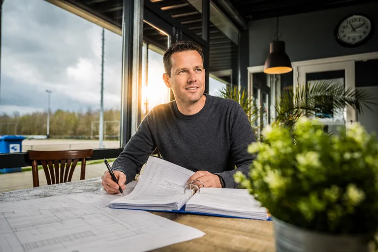 Werkvoorbereider / Tekenaar aan het werk bij Versado in Panningen