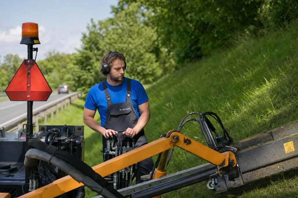 Maaimachinist regio Echt aan het werk bij Versado in Echt
