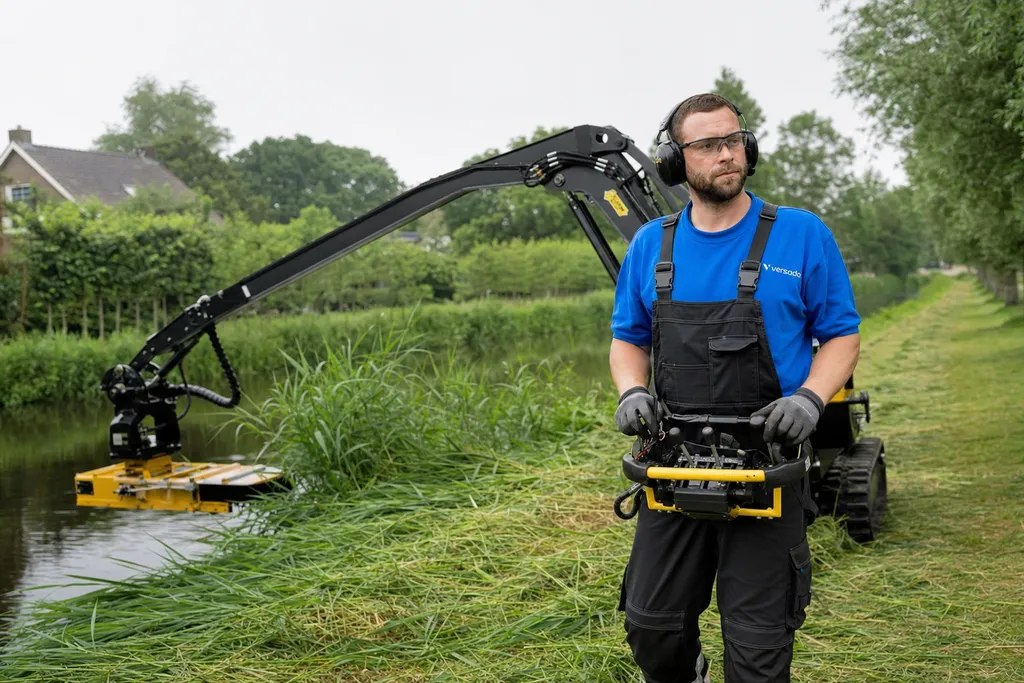 Maaimachinist regio Roermond aan het werk bij Versado in Venlo